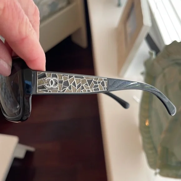 Chanel sunglasses - Picture 3 of 9